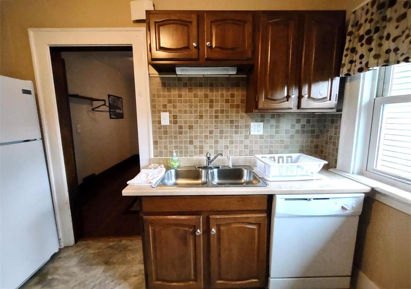 Spacious Frontier Park Apartment Erie Kültér fotó