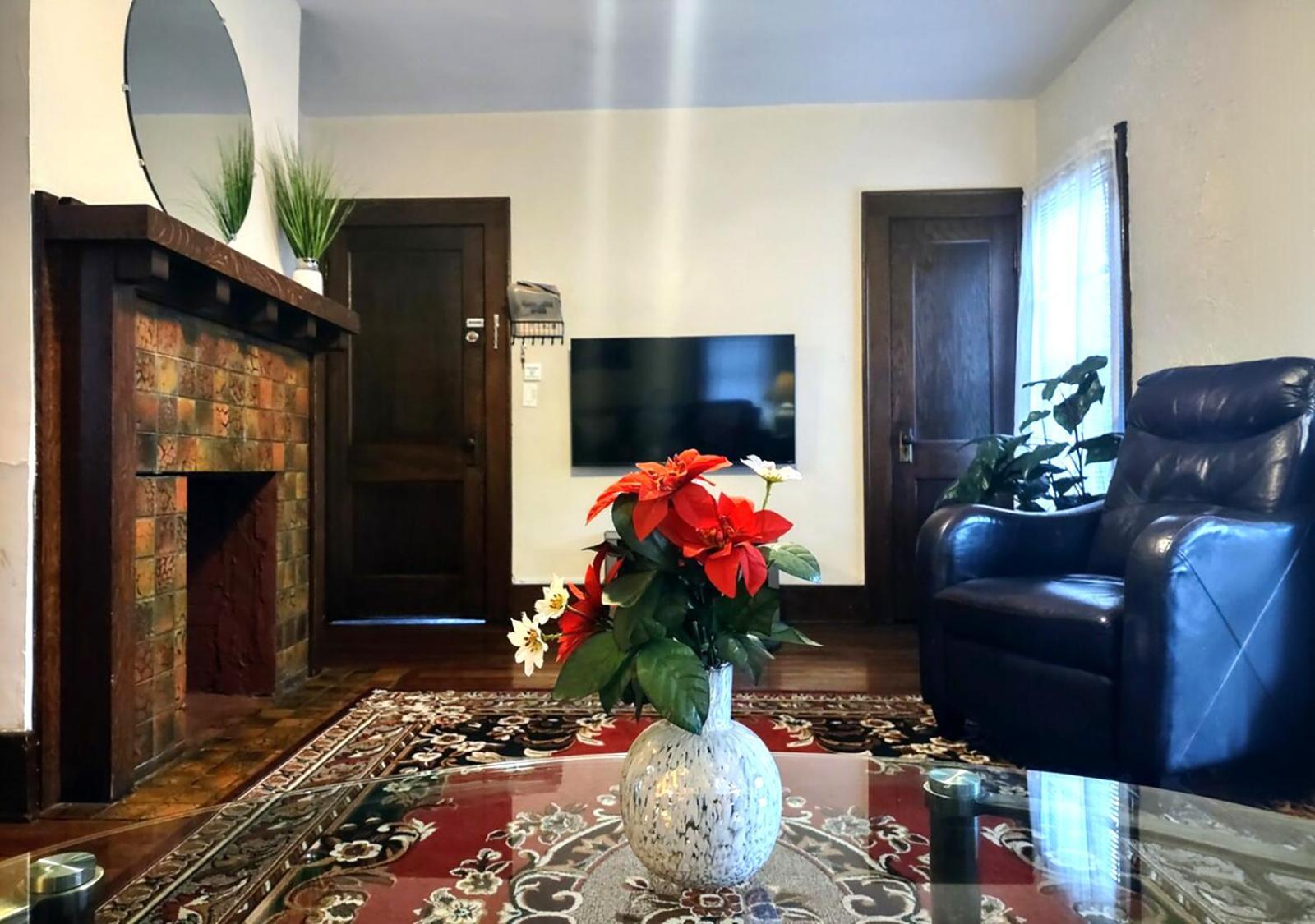 Spacious Frontier Park Apartment Erie Kültér fotó