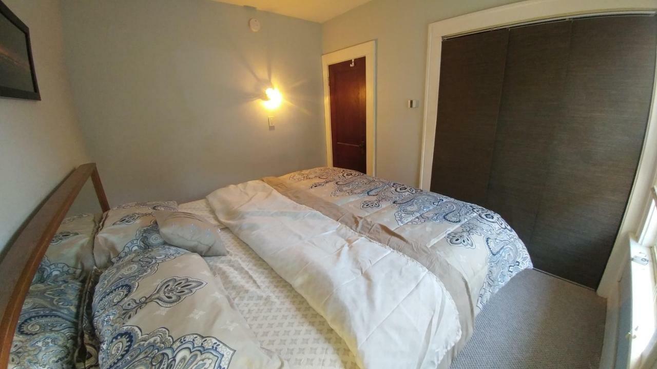 Spacious Frontier Park Apartment Erie Kültér fotó